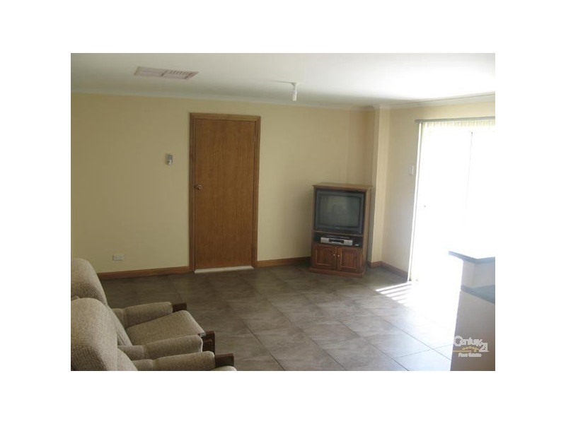 3 Andrew Street, Moonta Bay SA 5558