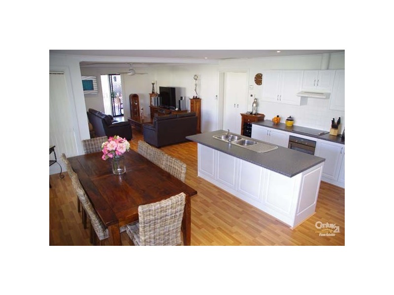 10 Reynolds Street, Moonta Bay SA 5558