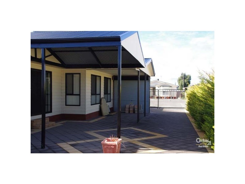 10 Reynolds Street, Moonta Bay SA 5558