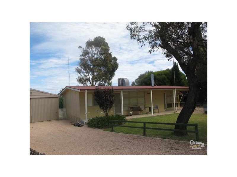 4 Lyndon Ave, Moonta Bay SA 5558