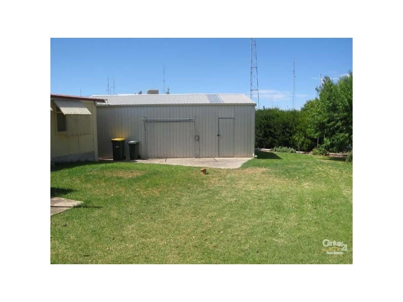 4 Lyndon Ave, Moonta Bay SA 5558