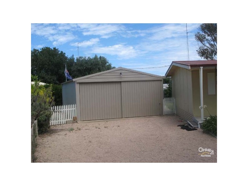 4 Lyndon Ave, Moonta Bay SA 5558