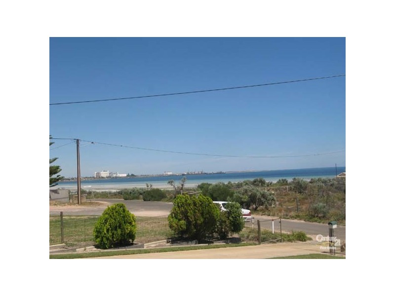 24 Esplanade, Wallaroo SA 5556