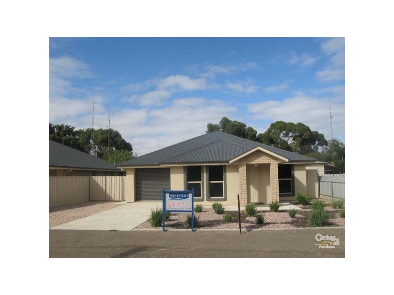 8b Symons Street, Moonta Bay SA 5558