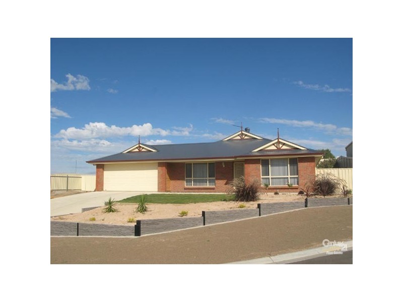4 Milford Street, Moonta Bay SA 5558