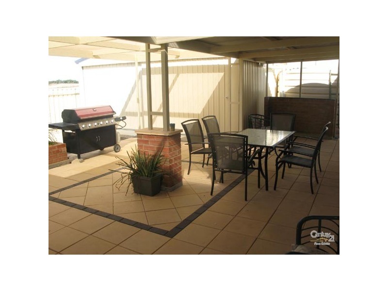 4 Milford Street, Moonta Bay SA 5558