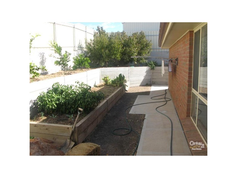 4 Milford Street, Moonta Bay SA 5558