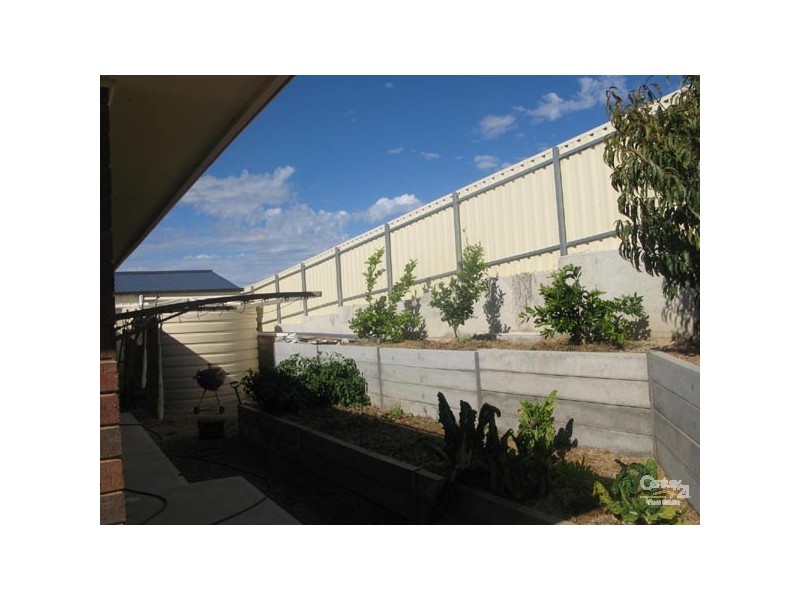 4 Milford Street, Moonta Bay SA 5558