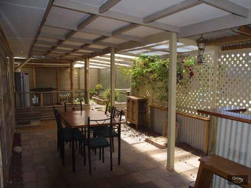 9 Pattison Cres, Moonta Bay SA 5558