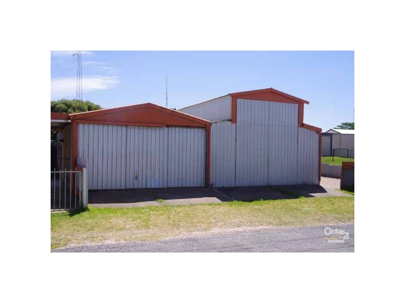1 Queen Place, Moonta Bay SA 5558