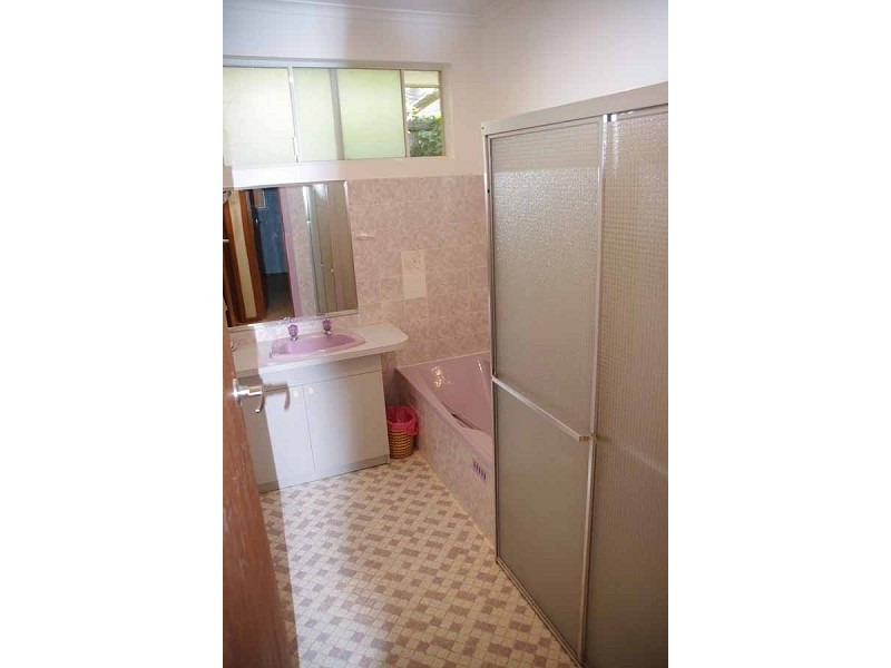 1 Queen Place, Moonta Bay SA 5558