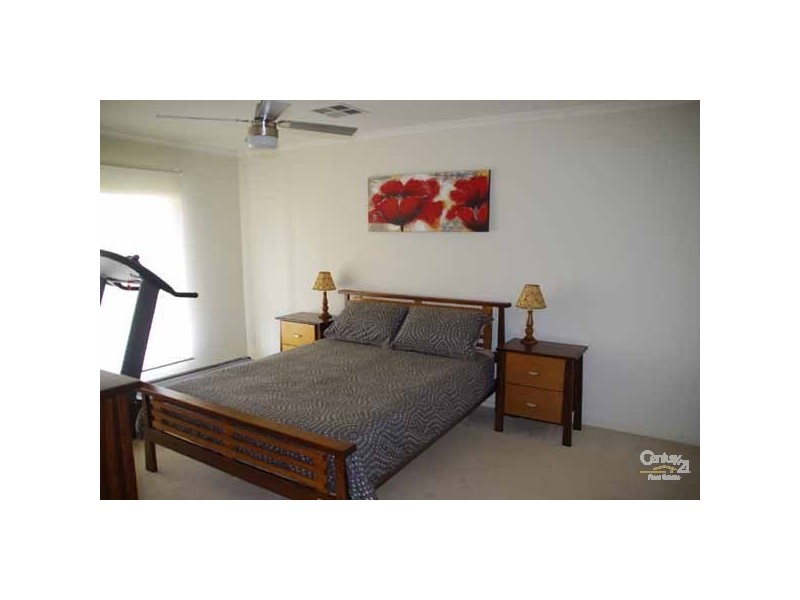 1 Hazel Street, Moonta Bay SA 5558