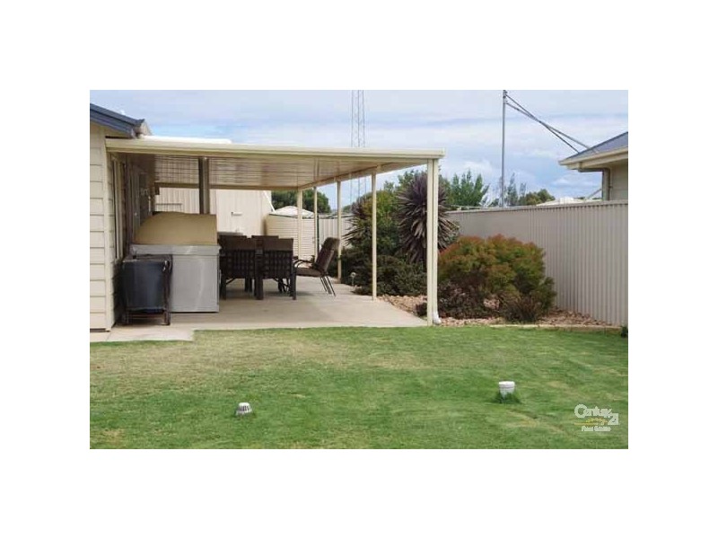 1 Hazel Street, Moonta Bay SA 5558