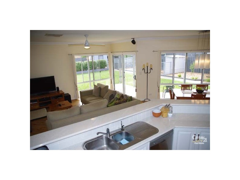 10 Hall Way, Moonta Bay SA 5558