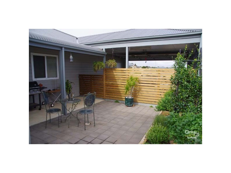 10 Hall Way, Moonta Bay SA 5558