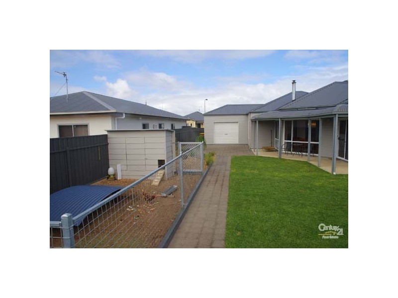 10 Hall Way, Moonta Bay SA 5558