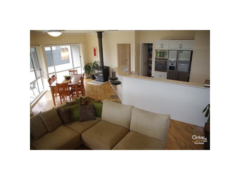 10 Hall Way, Moonta Bay SA 5558