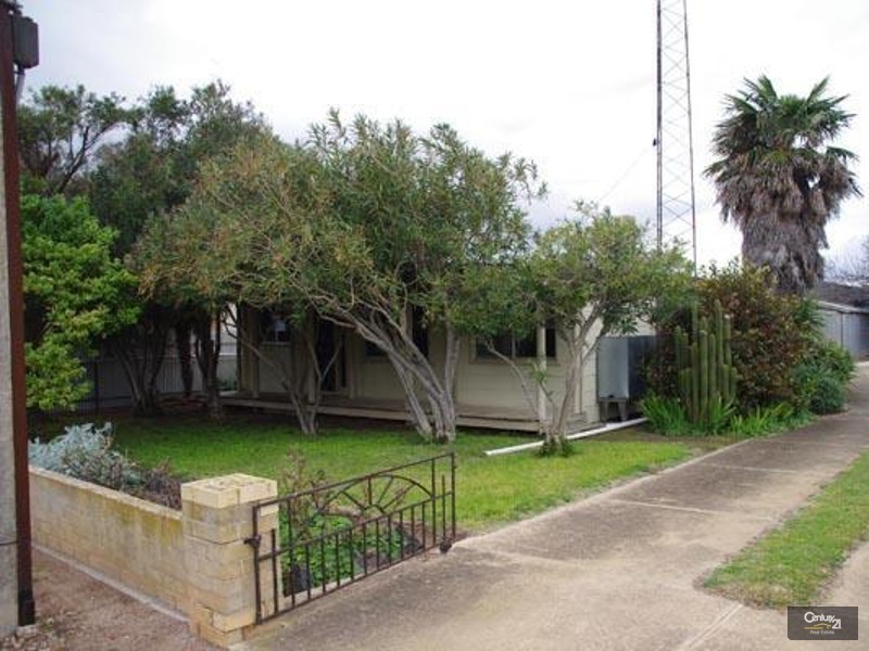 24 Trelawney Street, Moonta Bay SA 5558