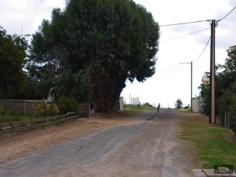 24 Trelawney Street, Moonta Bay SA 5558