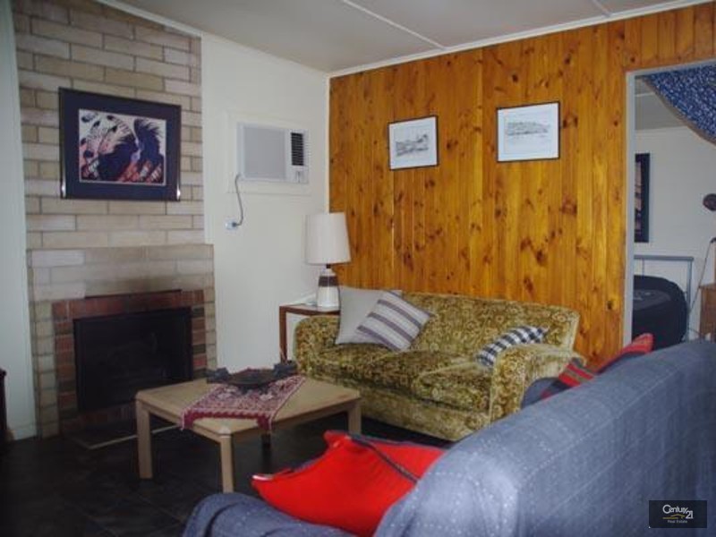 24 Trelawney Street, Moonta Bay SA 5558