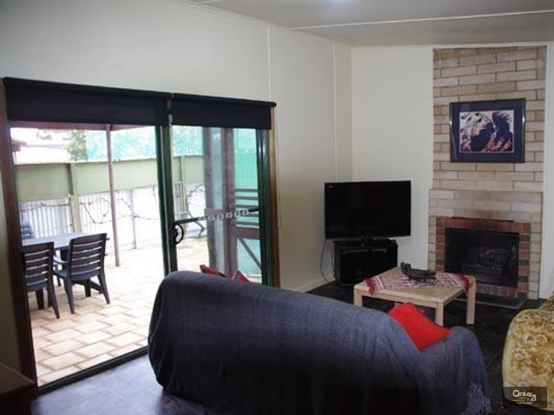 24 Trelawney Street, Moonta Bay SA 5558