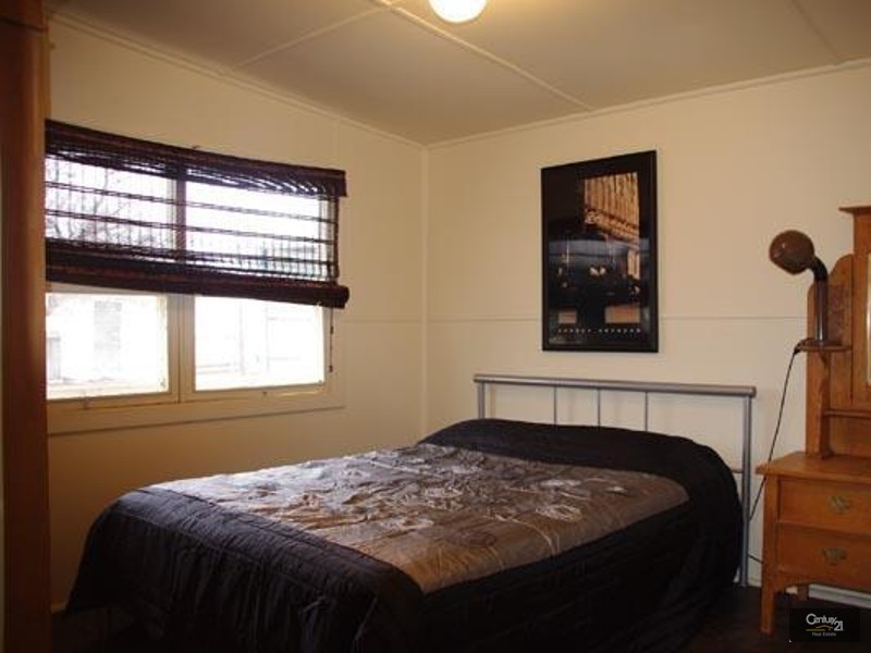24 Trelawney Street, Moonta Bay SA 5558