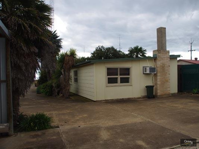 24 Trelawney Street, Moonta Bay SA 5558