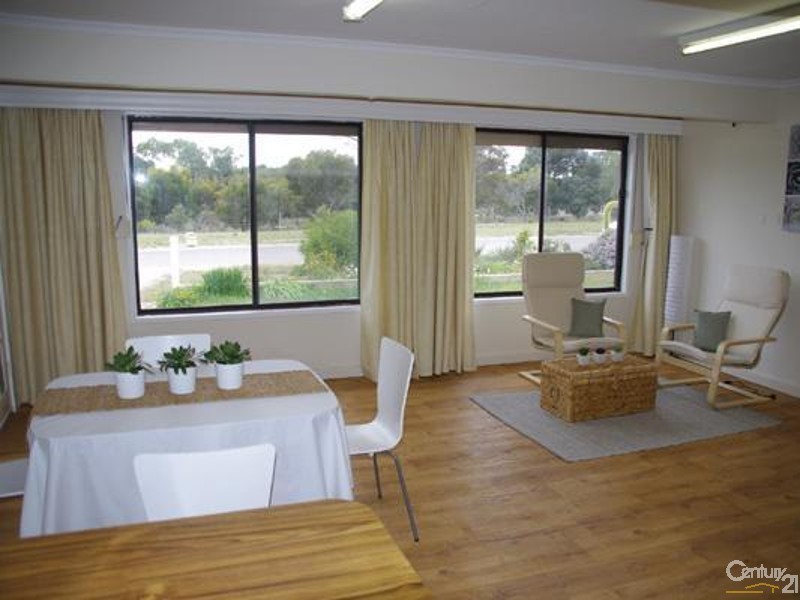 10 Uffindell Street, Port Hughes SA 5558