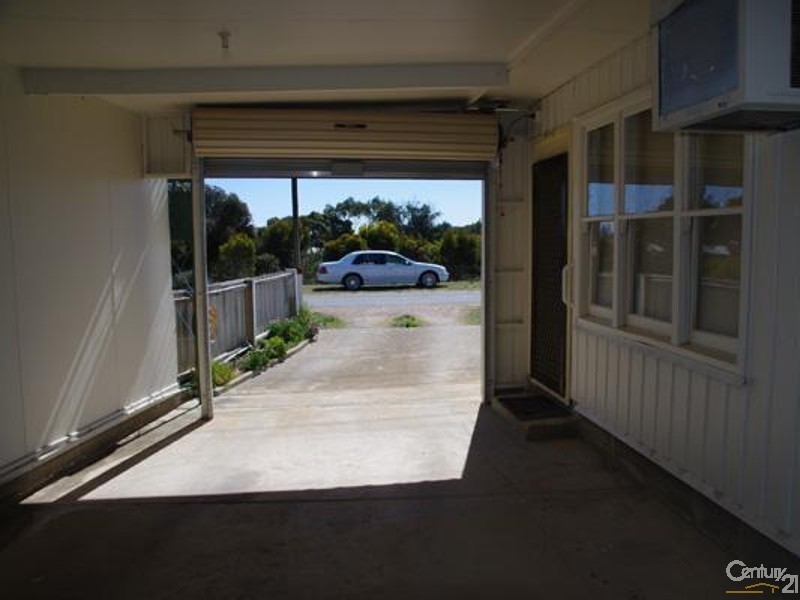 10 Uffindell Street, Port Hughes SA 5558