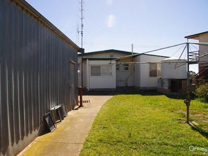 10 Uffindell Street, Port Hughes SA 5558