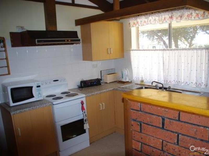 28 Monmouth Street, Moonta Bay SA 5558
