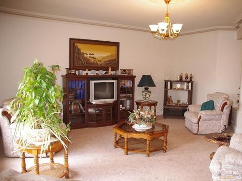 8 Westside Avenue, Moonta Bay SA 5558