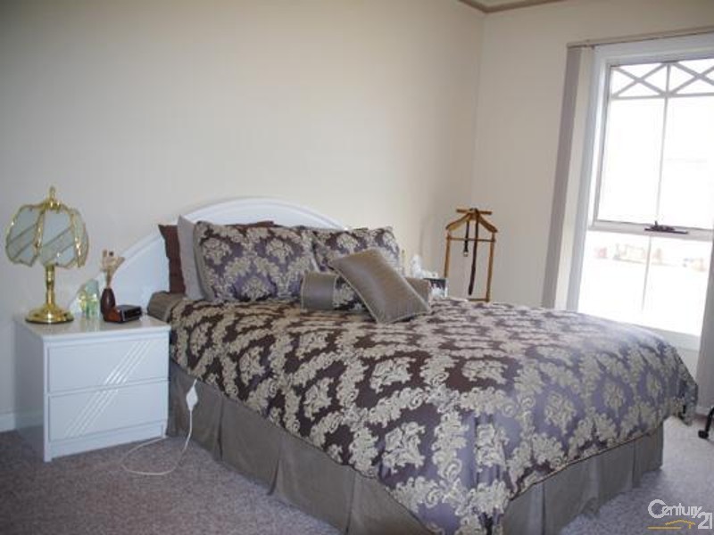 8 Westside Avenue, Moonta Bay SA 5558