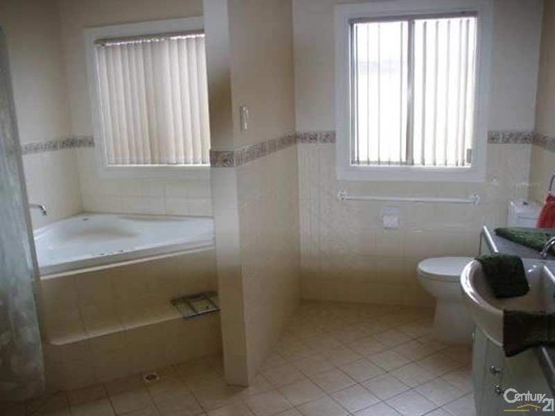 8 Westside Avenue, Moonta Bay SA 5558