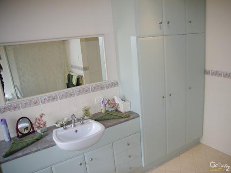 8 Westside Avenue, Moonta Bay SA 5558