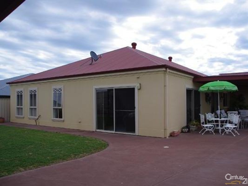 8 Westside Avenue, Moonta Bay SA 5558