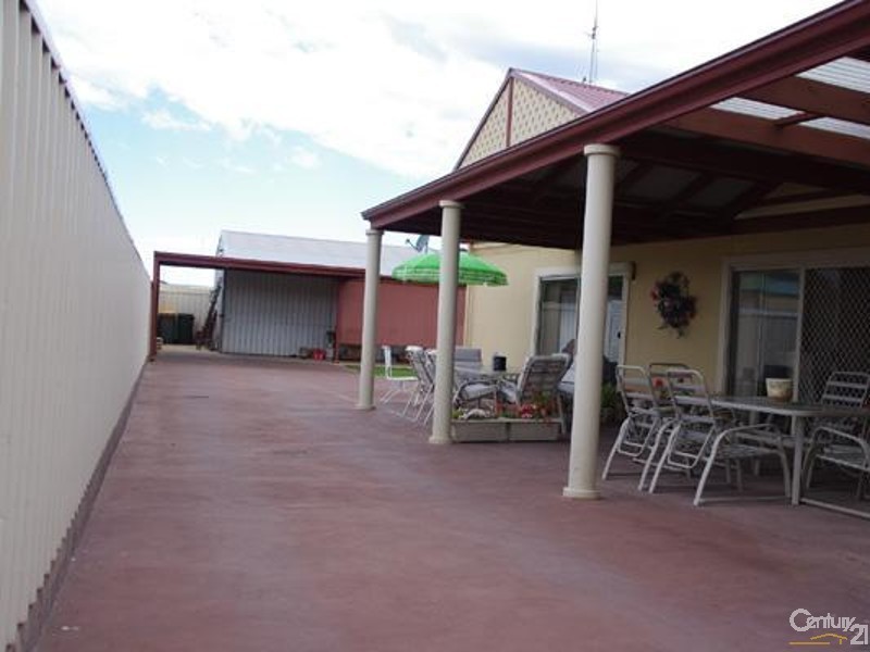 8 Westside Avenue, Moonta Bay SA 5558