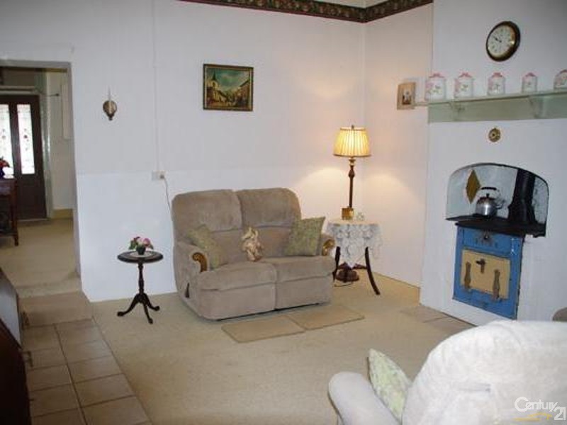 74 George Street, Moonta SA 5558