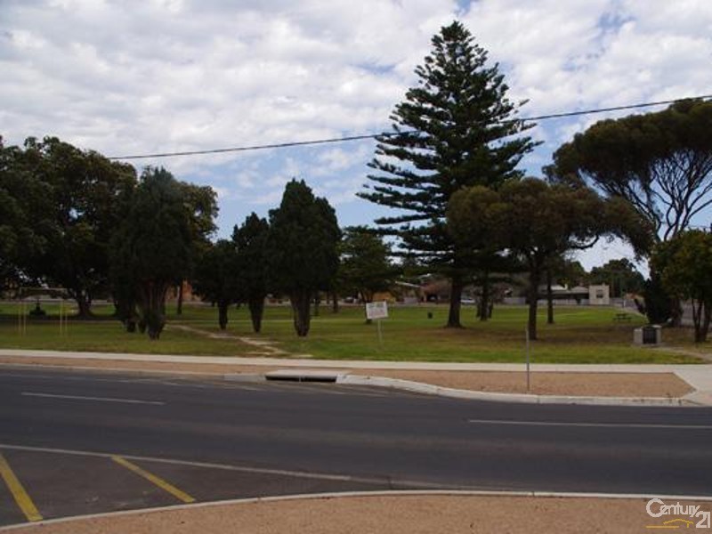 74 George Street, Moonta SA 5558