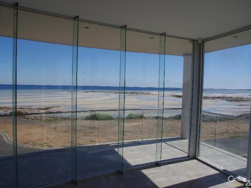 1 – 2 Marine Parade, Moonta Bay SA 5558