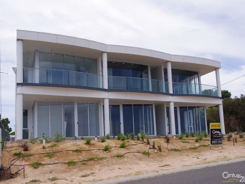 1 – 2 Marine Parade, Moonta Bay SA 5558