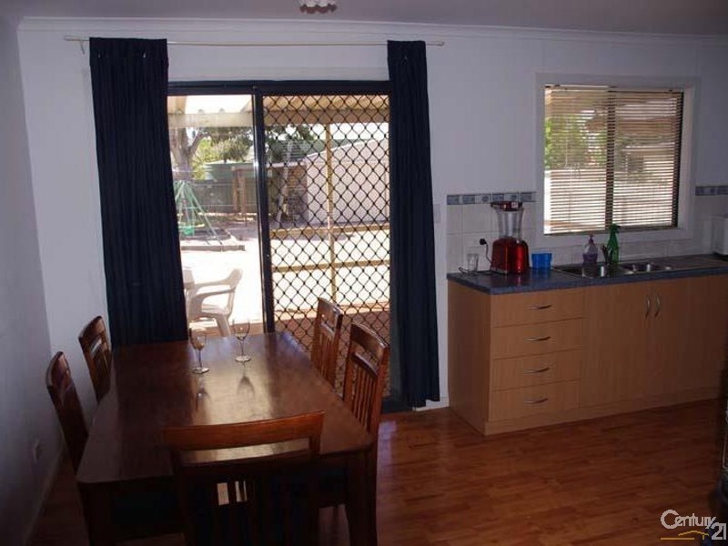 32 Westside Avenue, Moonta Bay SA 5558