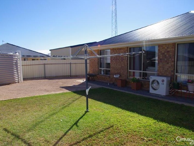 4 Polglase Street, Port Hughes SA 5558