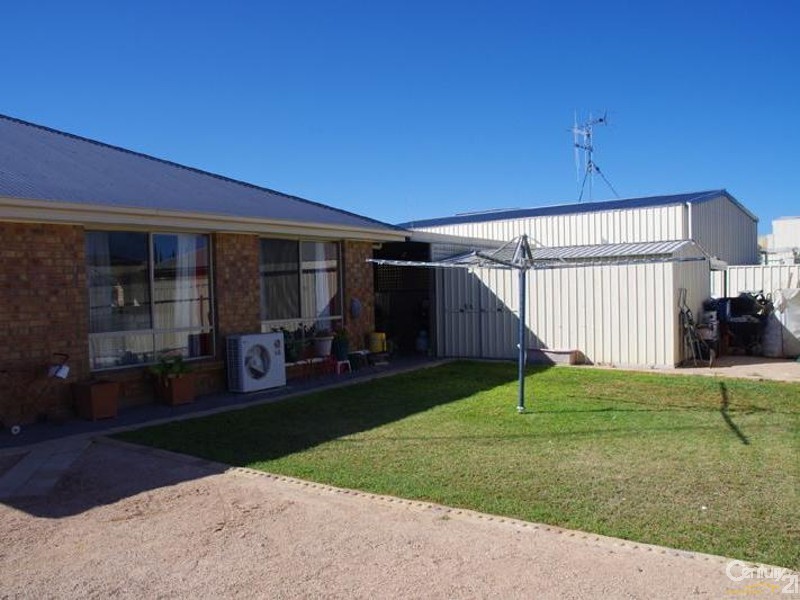 4 Polglase Street, Port Hughes SA 5558