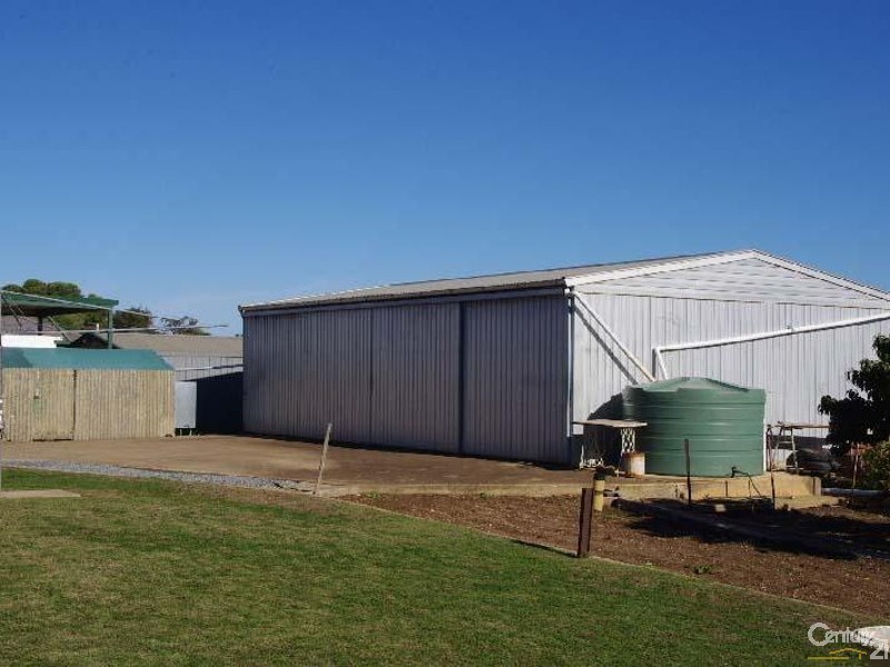 4 Kitto Road, Moonta Bay SA 5558