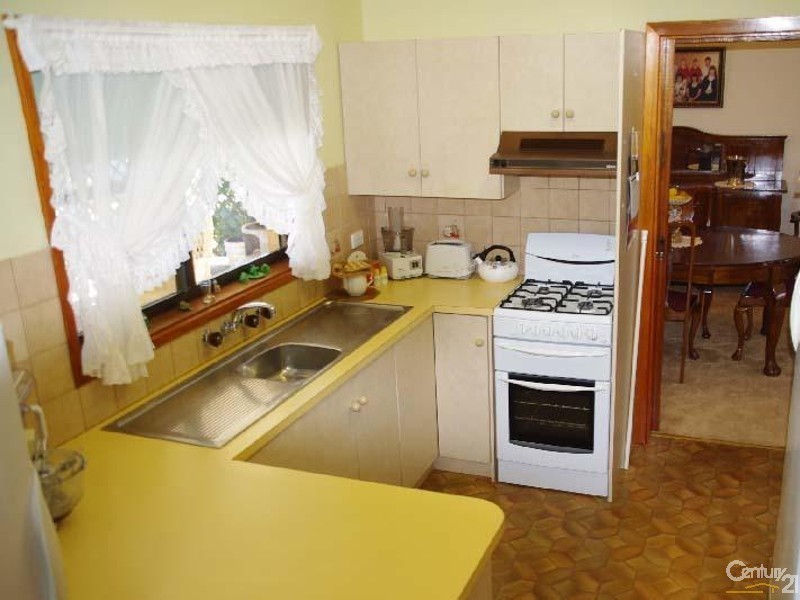 4 Kitto Road, Moonta Bay SA 5558