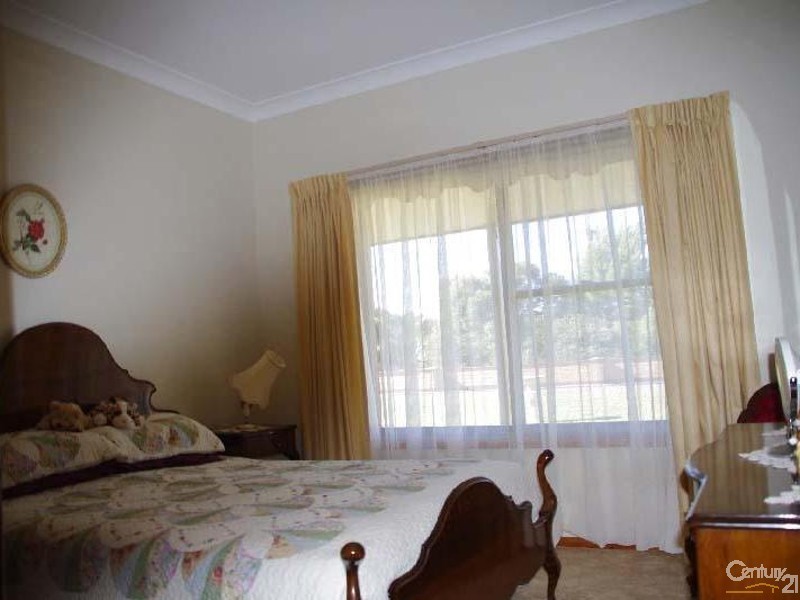 4 Kitto Road, Moonta Bay SA 5558