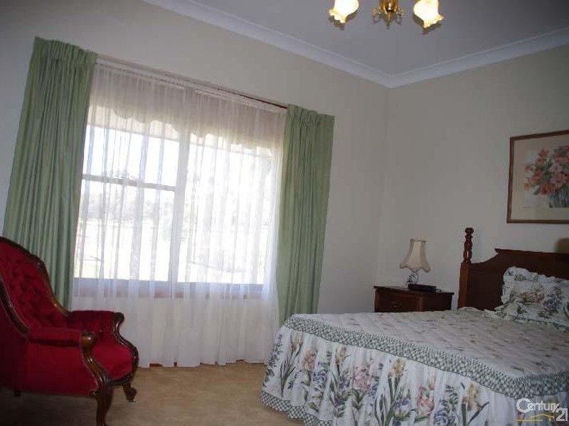 4 Kitto Road, Moonta Bay SA 5558