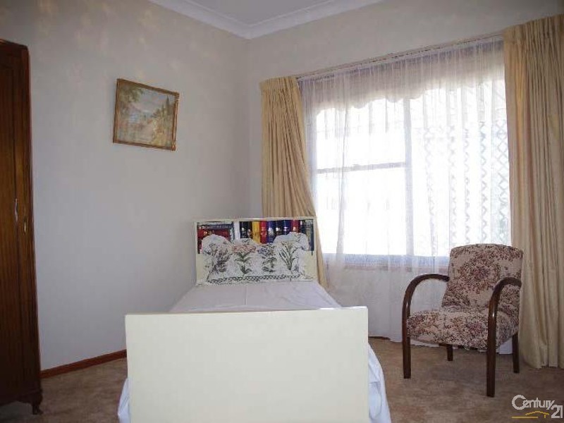 4 Kitto Road, Moonta Bay SA 5558