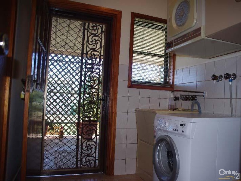 4 Kitto Road, Moonta Bay SA 5558